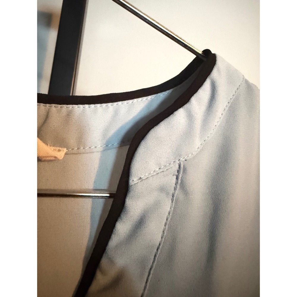 Love Tree Light Blue Sleeveless V-Neck Blouse with Black Trim Size Medium - Picture 3 of 4